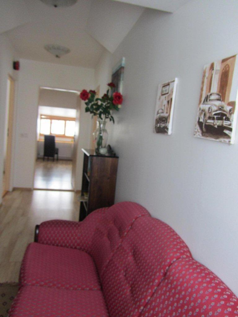 Guesthouse Storu-Laugar Лейґар Екстер'єр фото