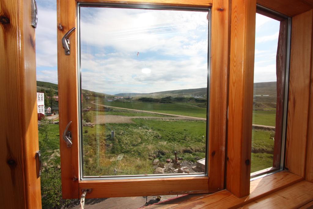 Guesthouse Storu-Laugar Лейґар Екстер'єр фото